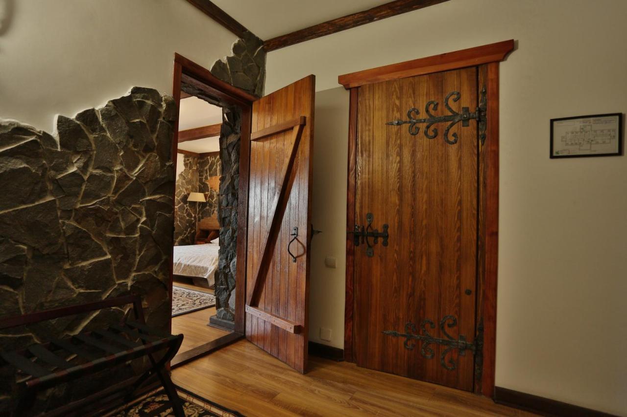 Hatne Hotel Fortetsya Hetmana מראה חיצוני תמונה